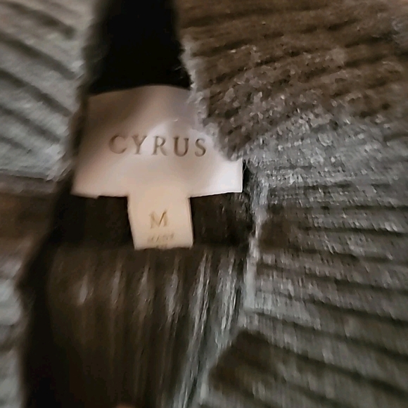 3 Pc. Lot - Picture 6 of 7